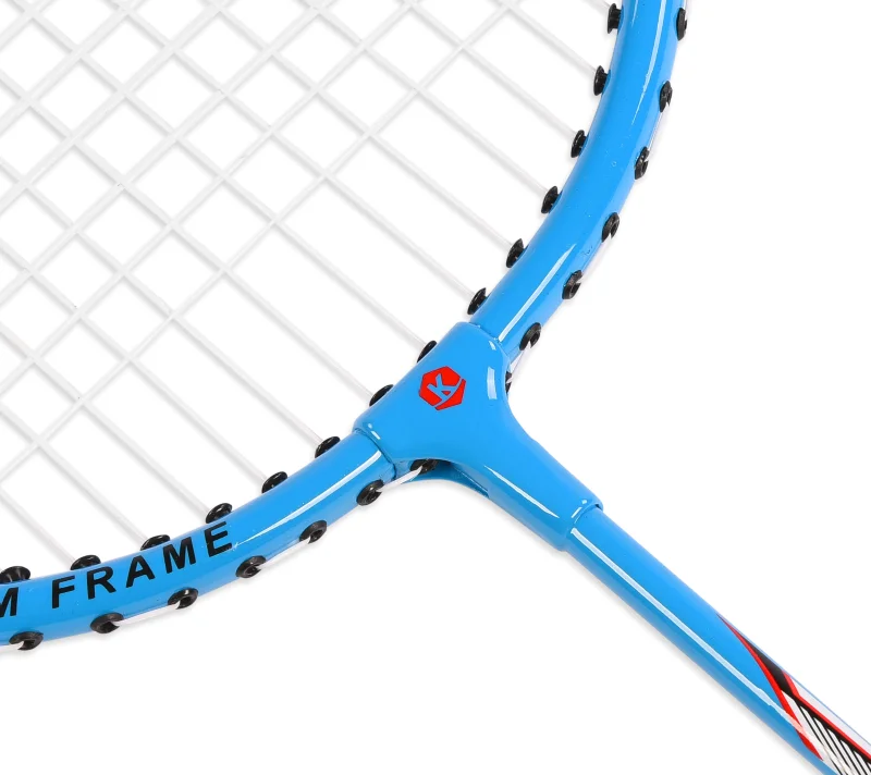 Тройник, соединяющий стальной обод и стержень