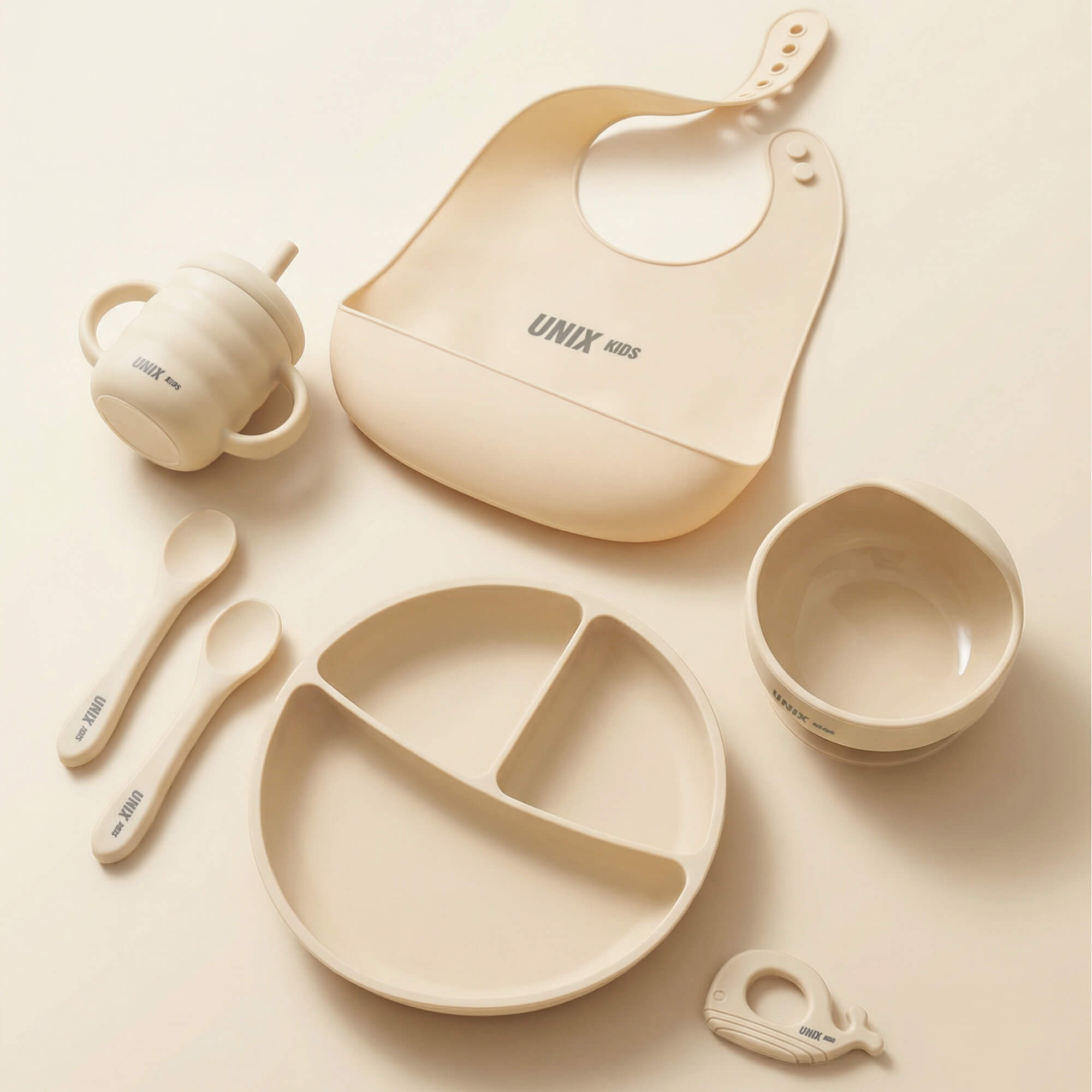 Набор посуды для кормления UNIX Kids Сlassic / Классик 7 предметов, молочный