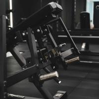 Баттерфляй лежа с изменяемым углом наклона на свободных весах Gymleco 023 (Пек Флай)