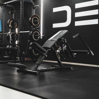 Баттерфляй лежа с изменяемым углом наклона на свободных весах Gymleco 023 (Пек Флай)